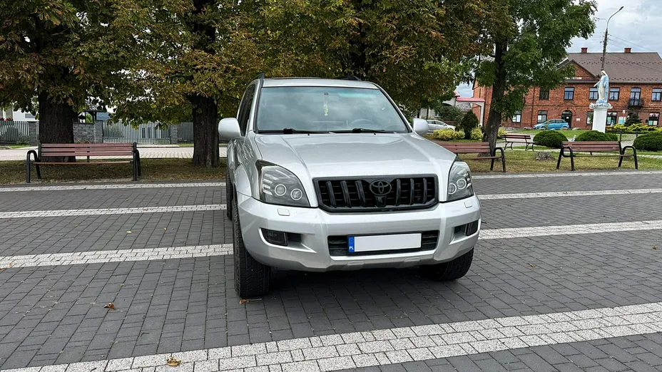 TOYOTA Land Cruiser -