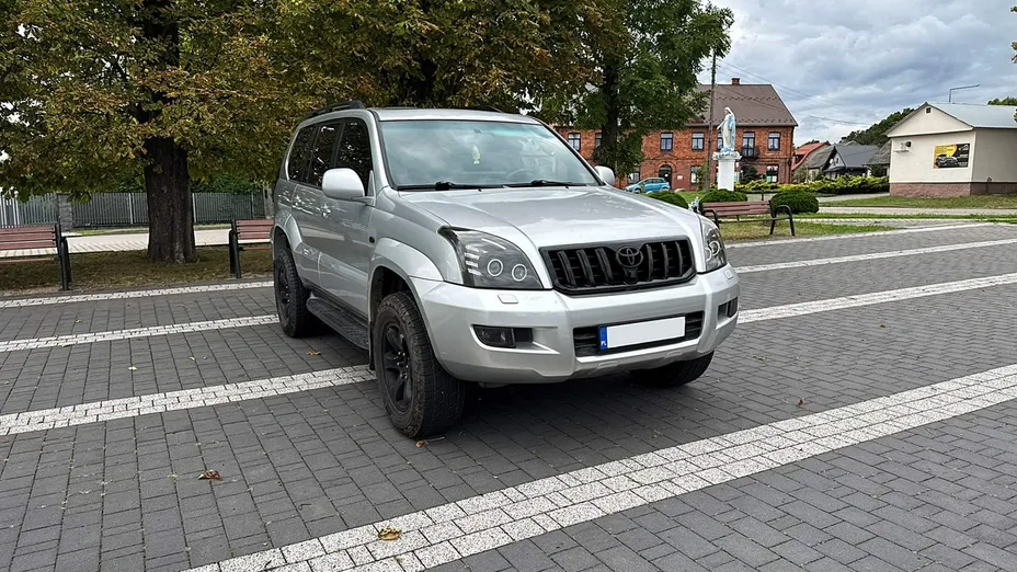 TOYOTA Land Cruiser -