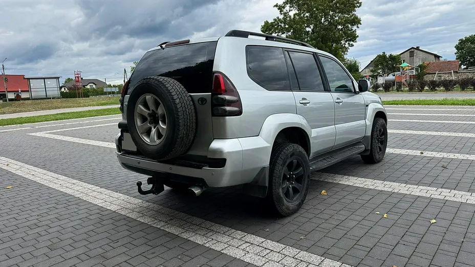 TOYOTA Land Cruiser -