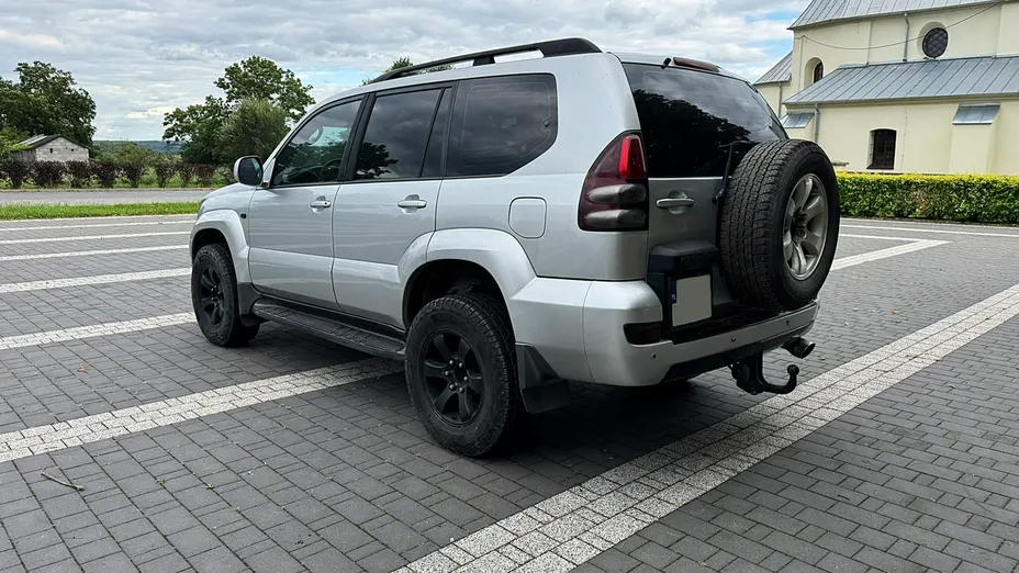 TOYOTA Land Cruiser -
