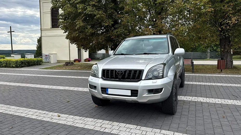 TOYOTA Land Cruiser -