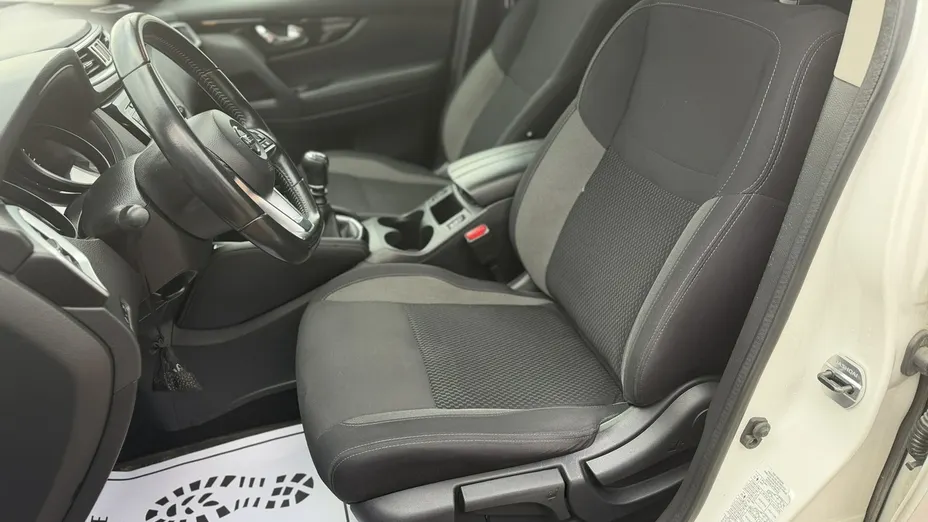 NISSAN Qashqai -