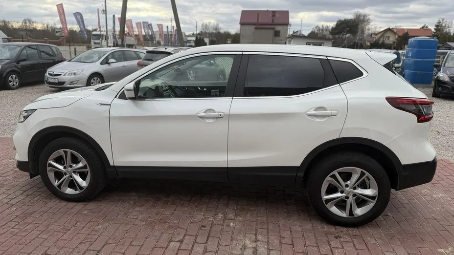 NISSAN Qashqai -
