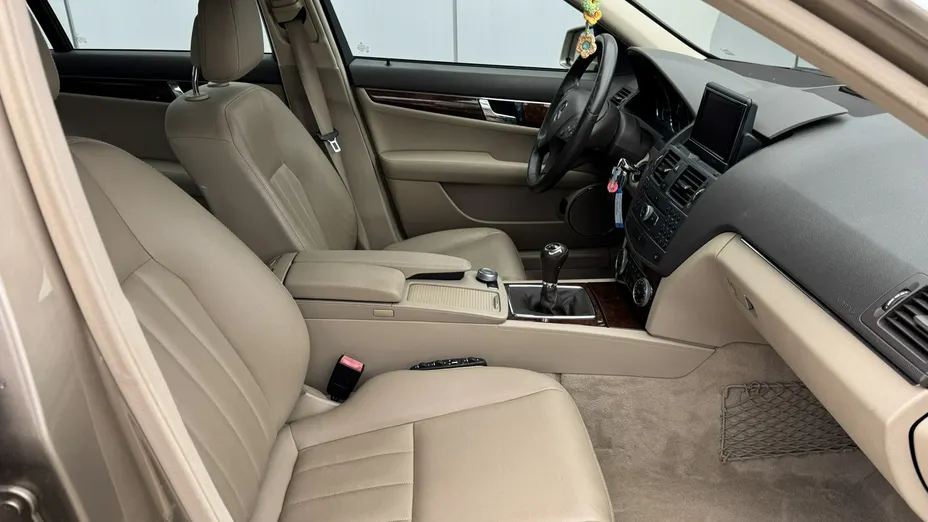 MERCEDES-BENZ C Klasa -