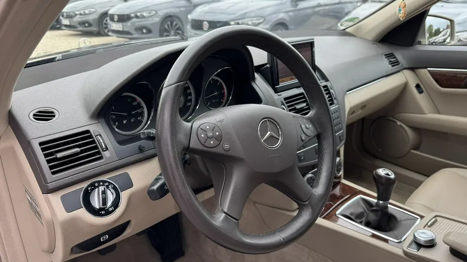 MERCEDES-BENZ C Klasa -
