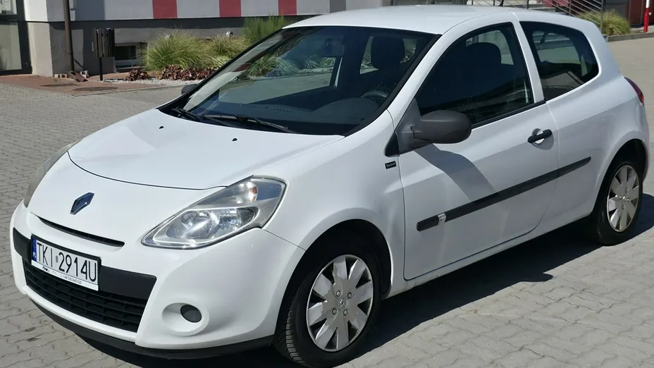 RENAULT Clio -