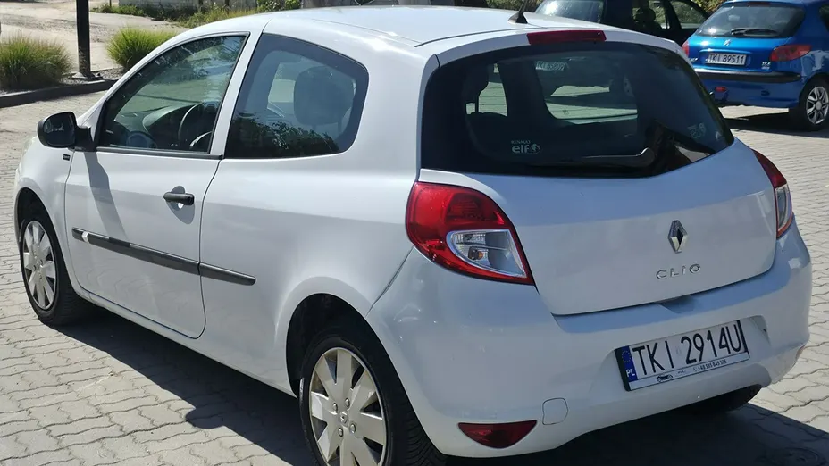 RENAULT Clio -