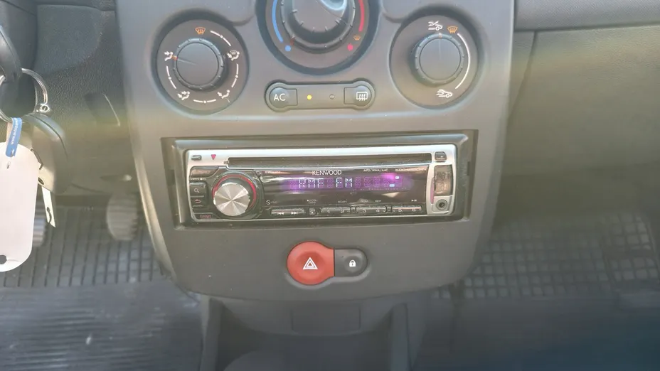 RENAULT Clio -