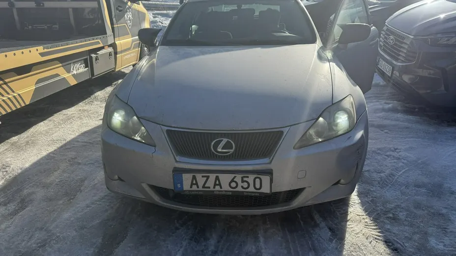 LEXUS IS -