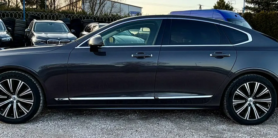 VOLVO S90 -