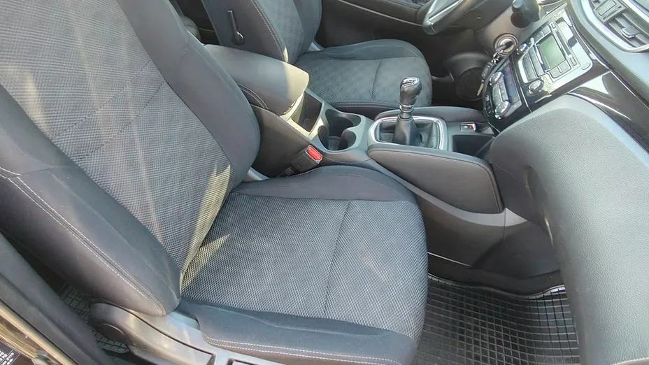 NISSAN Qashqai -