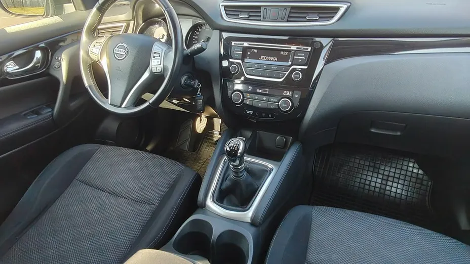 NISSAN Qashqai -