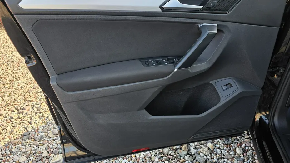 VOLKSWAGEN Tiguan -