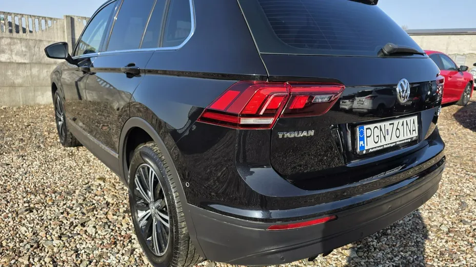 VOLKSWAGEN Tiguan -