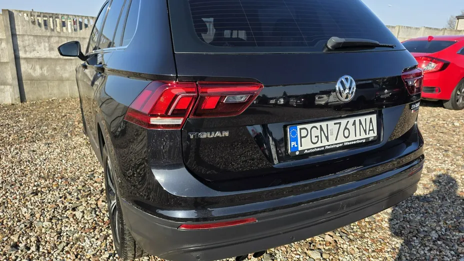 VOLKSWAGEN Tiguan -
