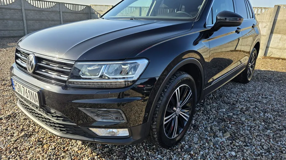 VOLKSWAGEN Tiguan -