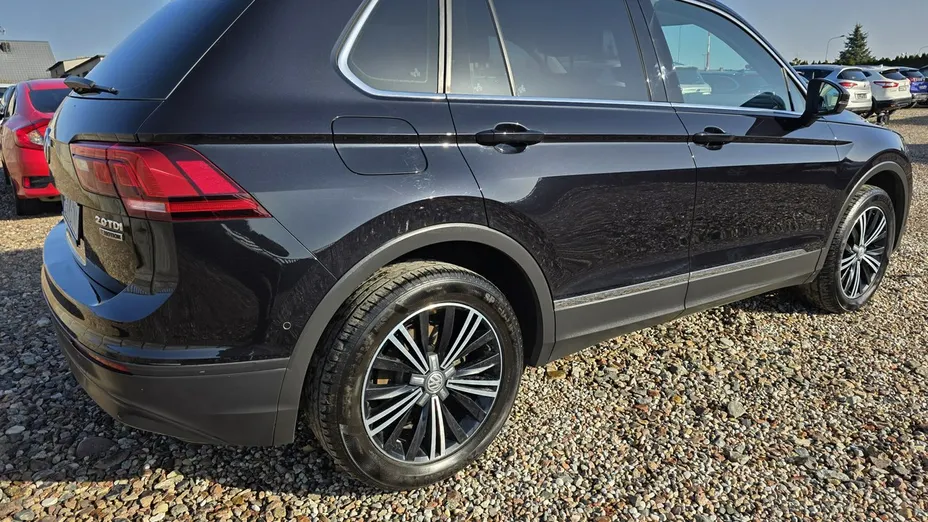 VOLKSWAGEN Tiguan -