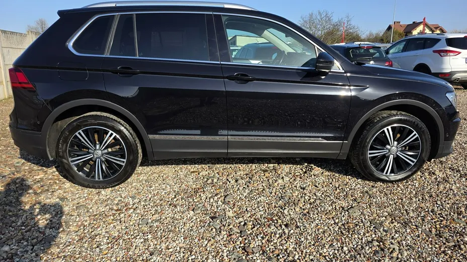 VOLKSWAGEN Tiguan -