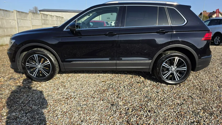 VOLKSWAGEN Tiguan -