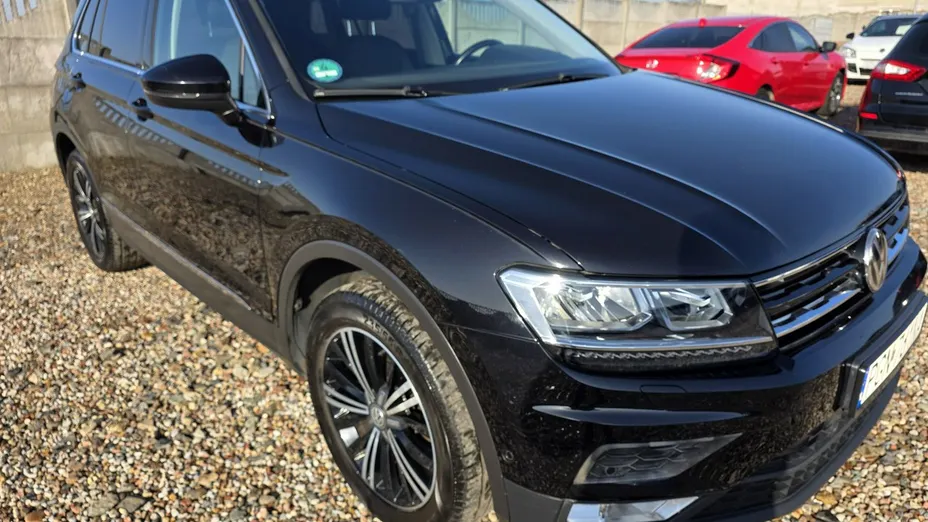 VOLKSWAGEN Tiguan -