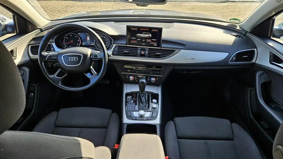 AUDI A6 -