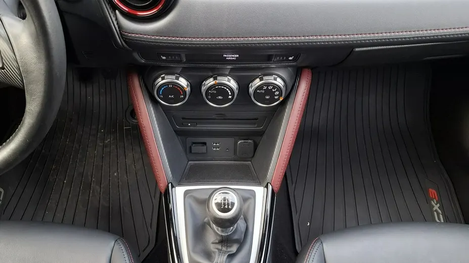 MAZDA CX-3 -