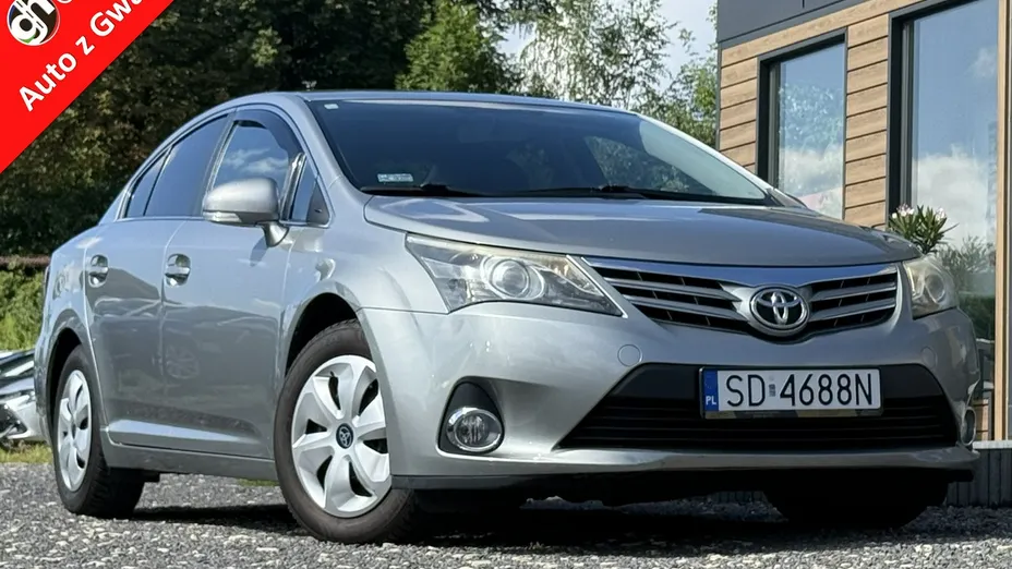 TOYOTA Avensis -