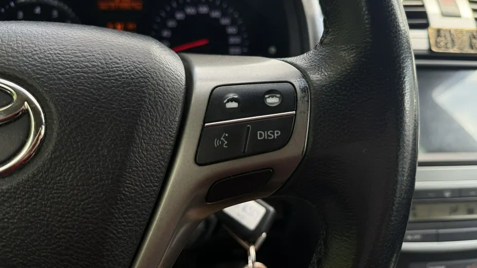 TOYOTA Avensis -