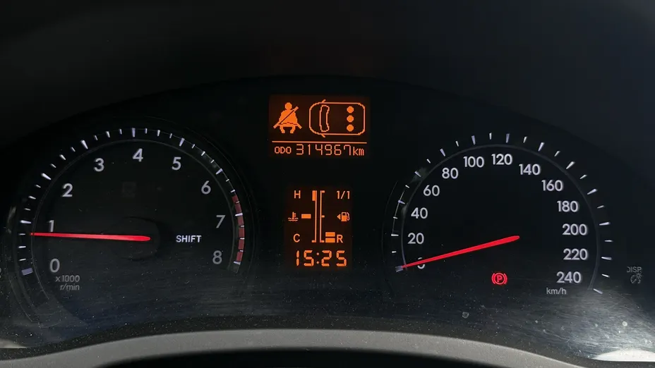 TOYOTA Avensis -