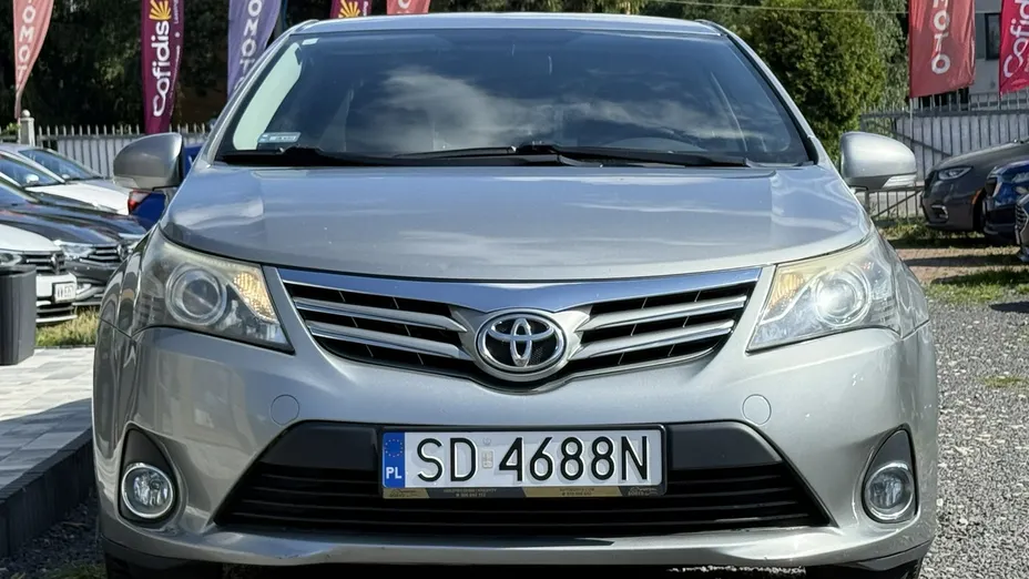 TOYOTA Avensis -