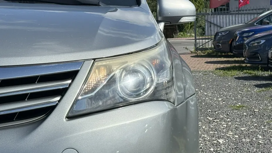 TOYOTA Avensis -
