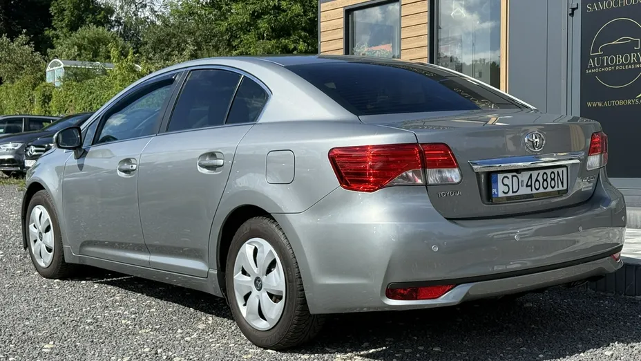 TOYOTA Avensis -