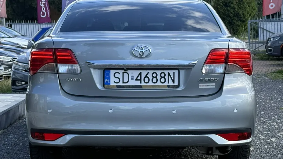 TOYOTA Avensis -