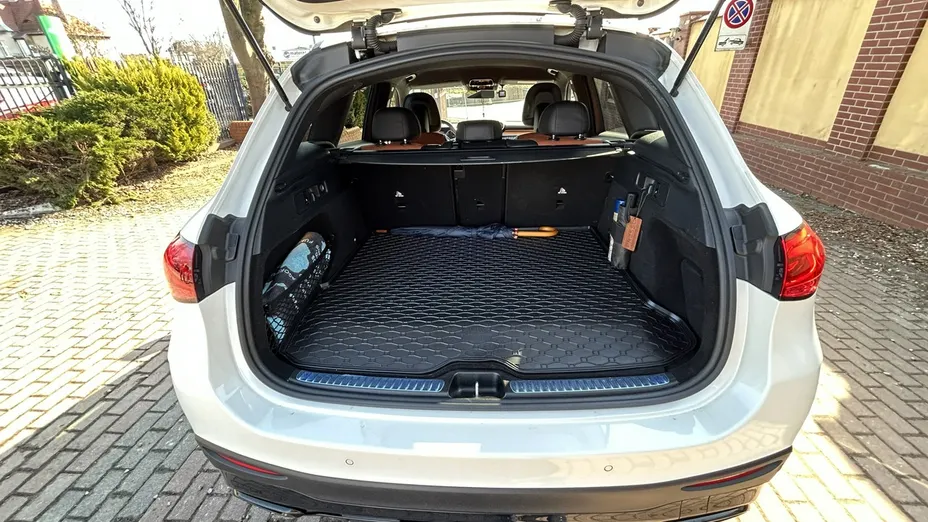 MERCEDES-BENZ GLC -