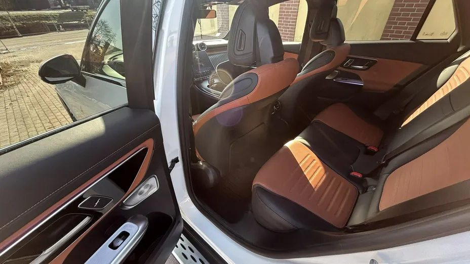 MERCEDES-BENZ GLC -