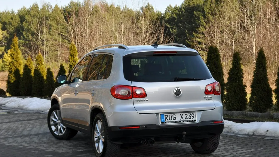 VOLKSWAGEN Tiguan -