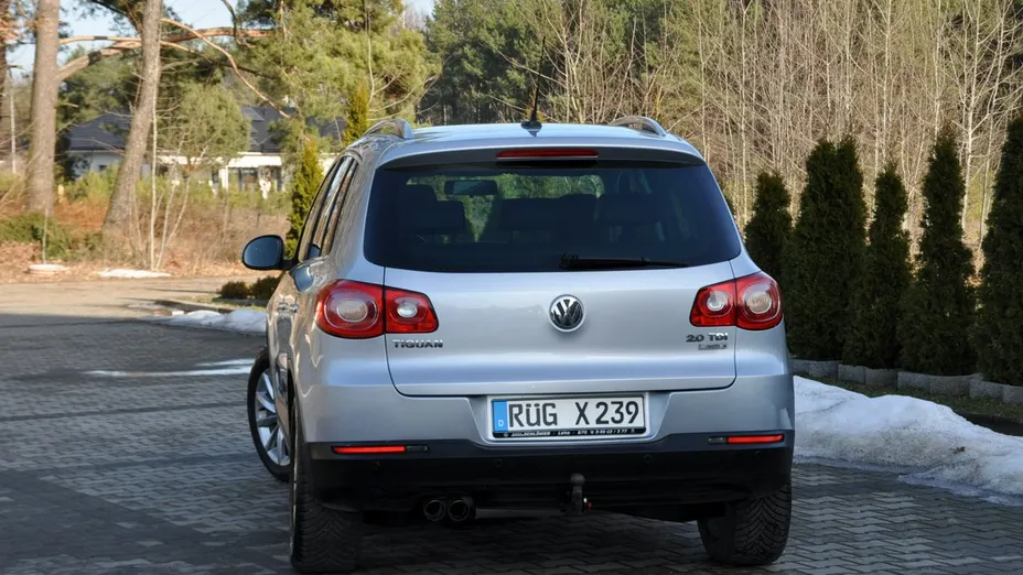 VOLKSWAGEN Tiguan -