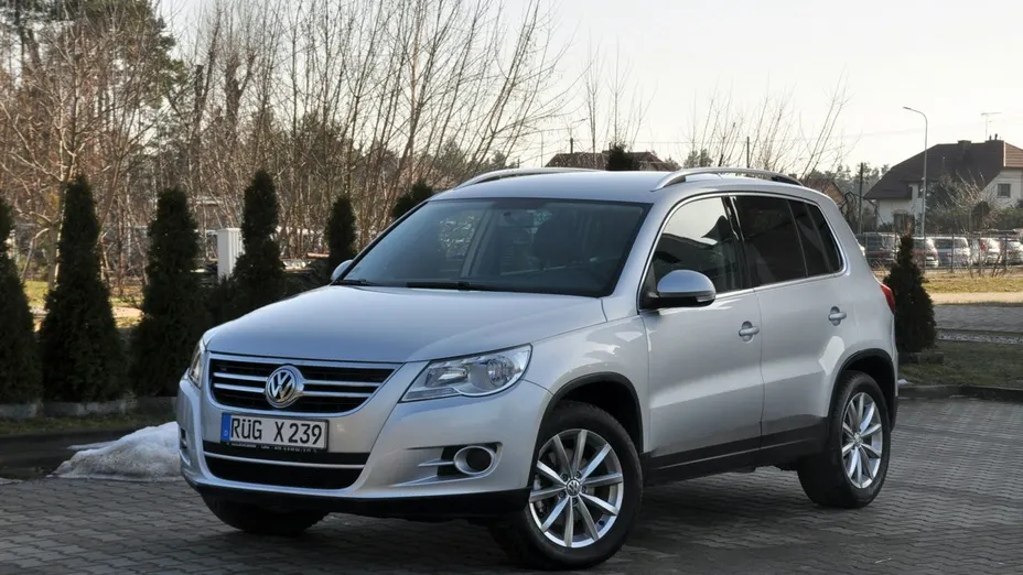 VOLKSWAGEN Tiguan -