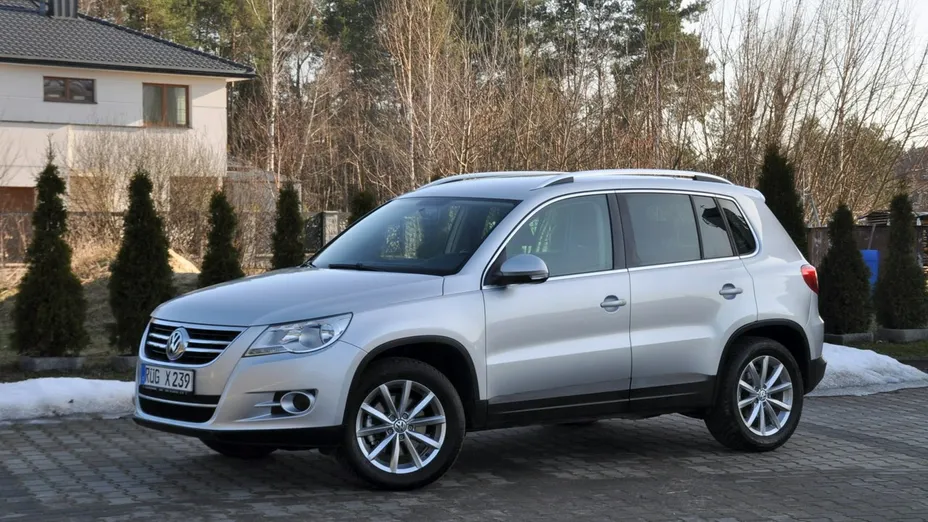 VOLKSWAGEN Tiguan -