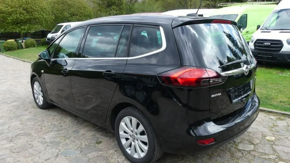 OPEL Zafira -