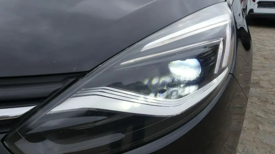 OPEL Zafira -