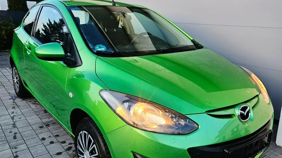 MAZDA 2 -
