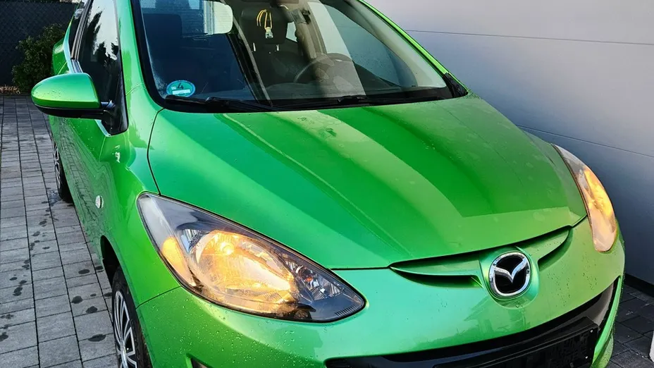 MAZDA 2 -