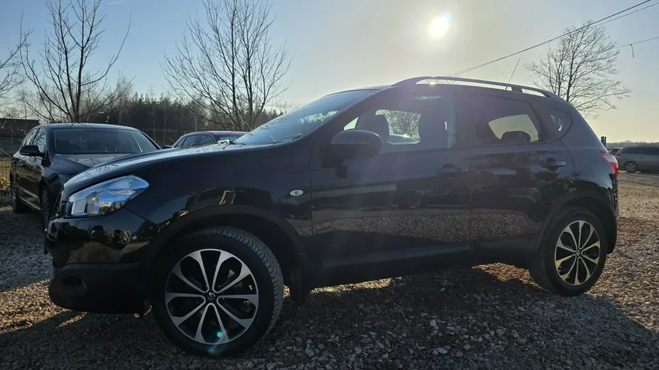 NISSAN Qashqai -