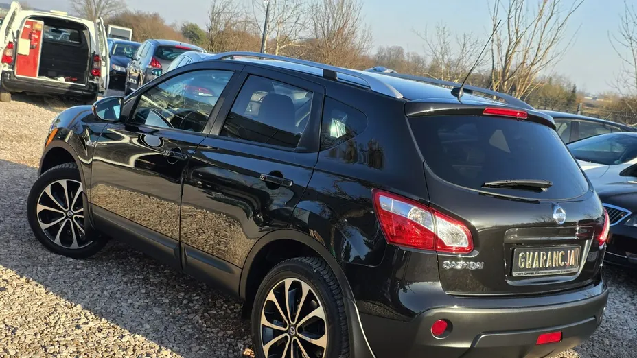 NISSAN Qashqai -