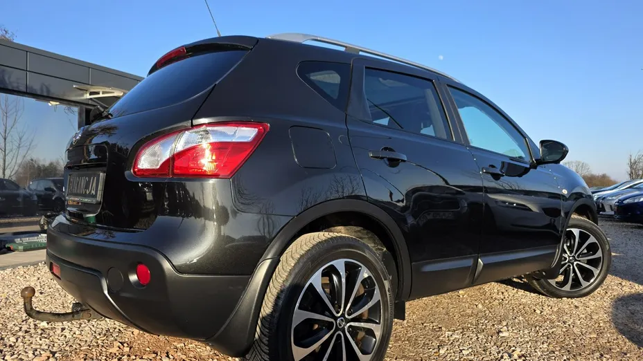 NISSAN Qashqai -