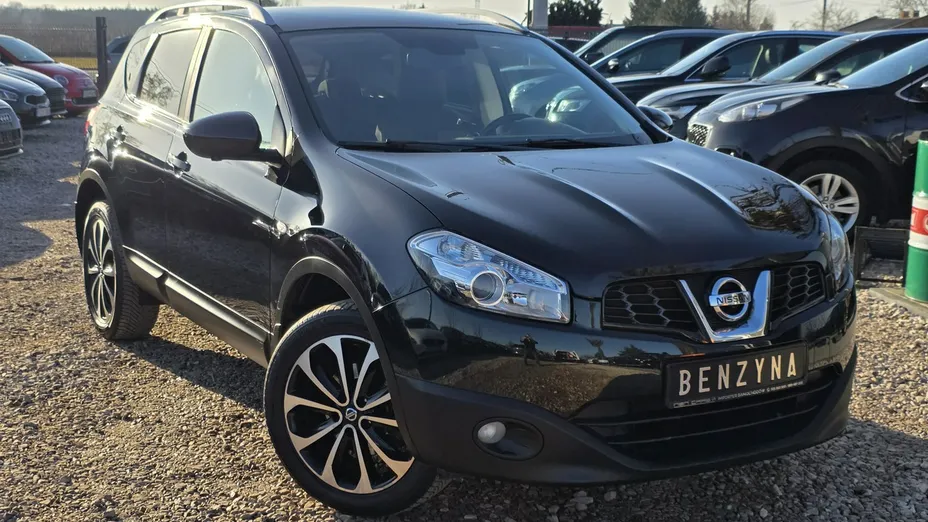 NISSAN Qashqai -