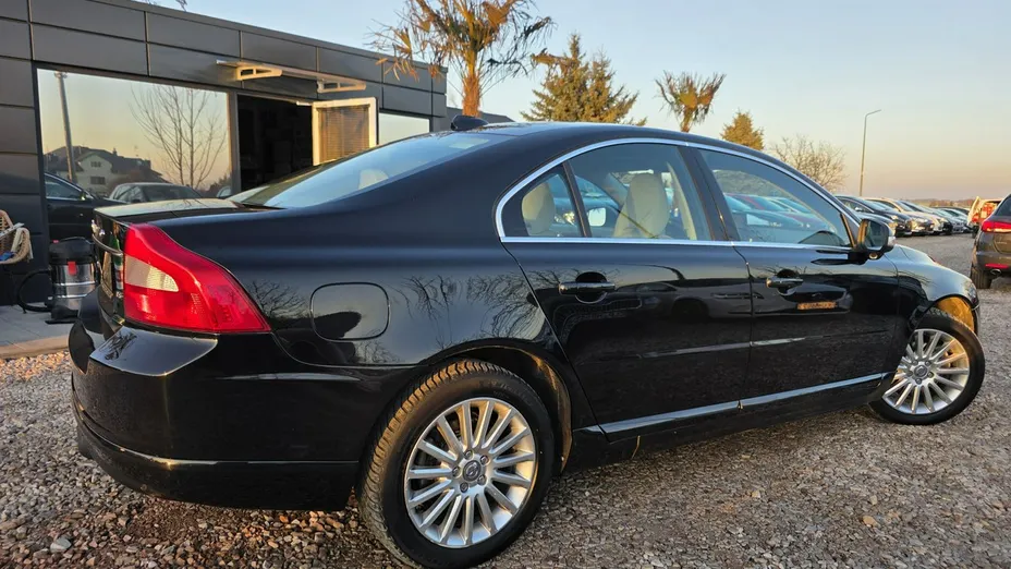 VOLVO S80 -