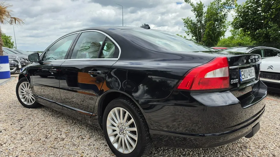 VOLVO S80 -