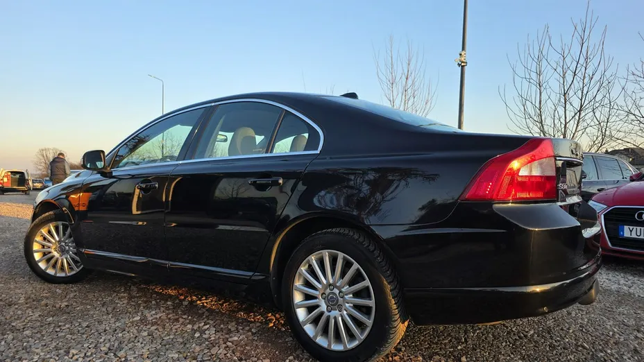VOLVO S80 -